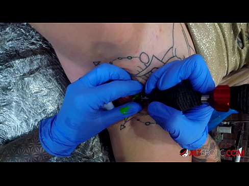 ❤️ Äärimmäisen tatuoitu hottie Sully Savage sai tatuoinnin klitorikseen Pornovideo at porn fi.https-tubsexer.ru ☑